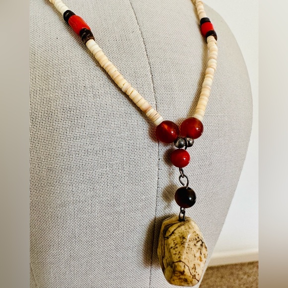 Vintage Heishi Coral Stone Necklace - Picture 4 of 16